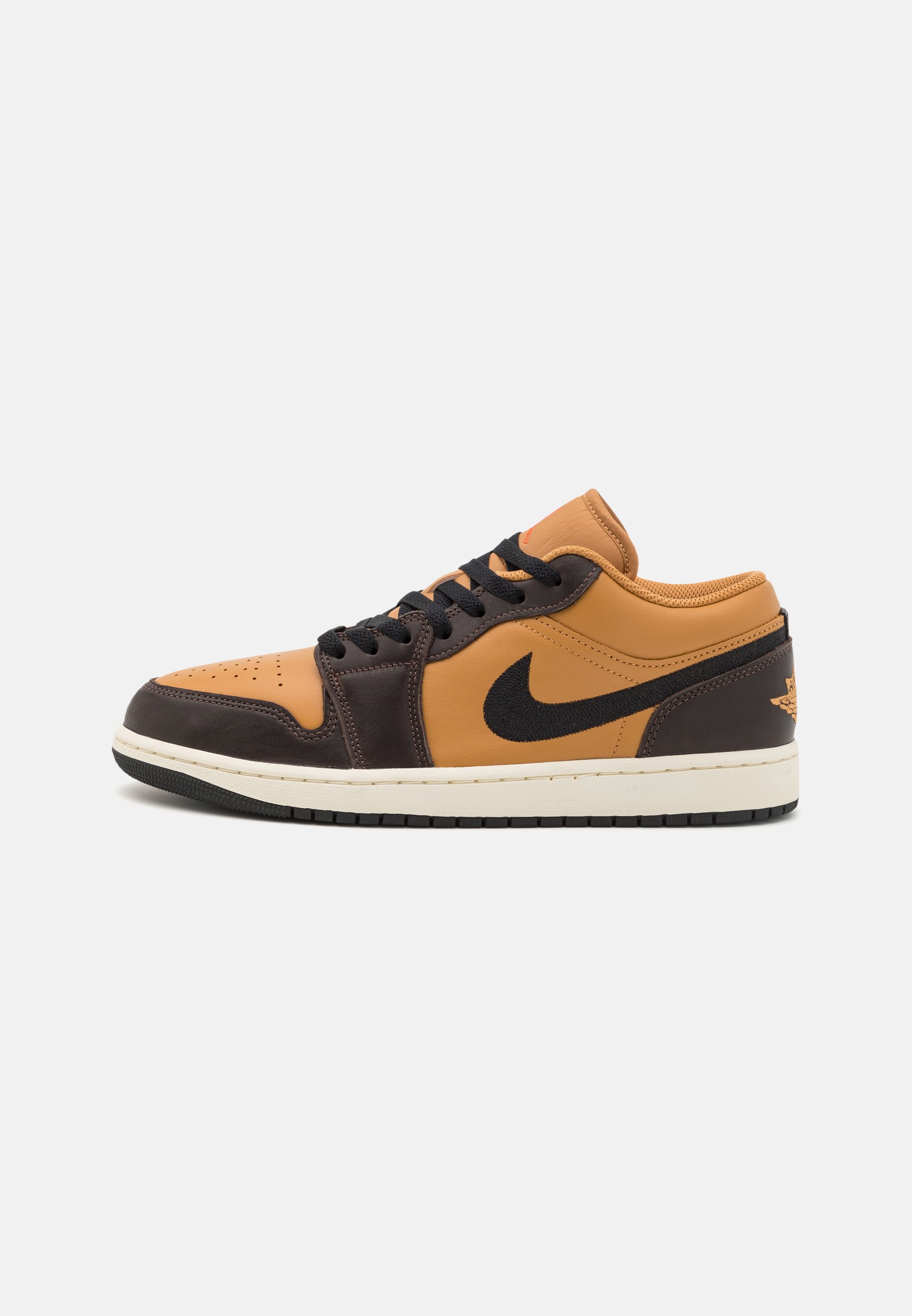 کتونی جردن وان ساق کوتاه Jordan 1 Low SE Barque Brown HQ3603-201